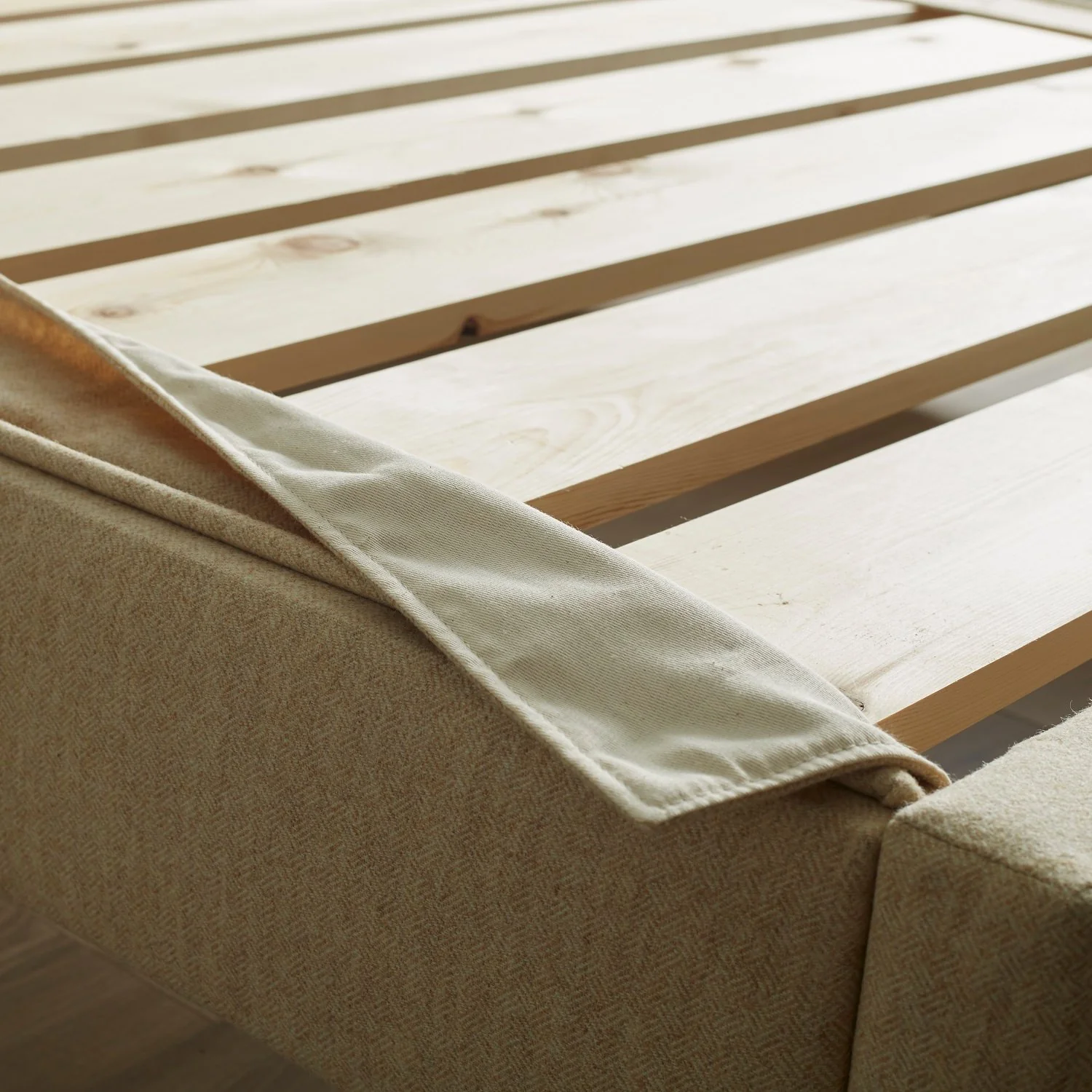 Amelia Upholstered Bedstead - Image 8