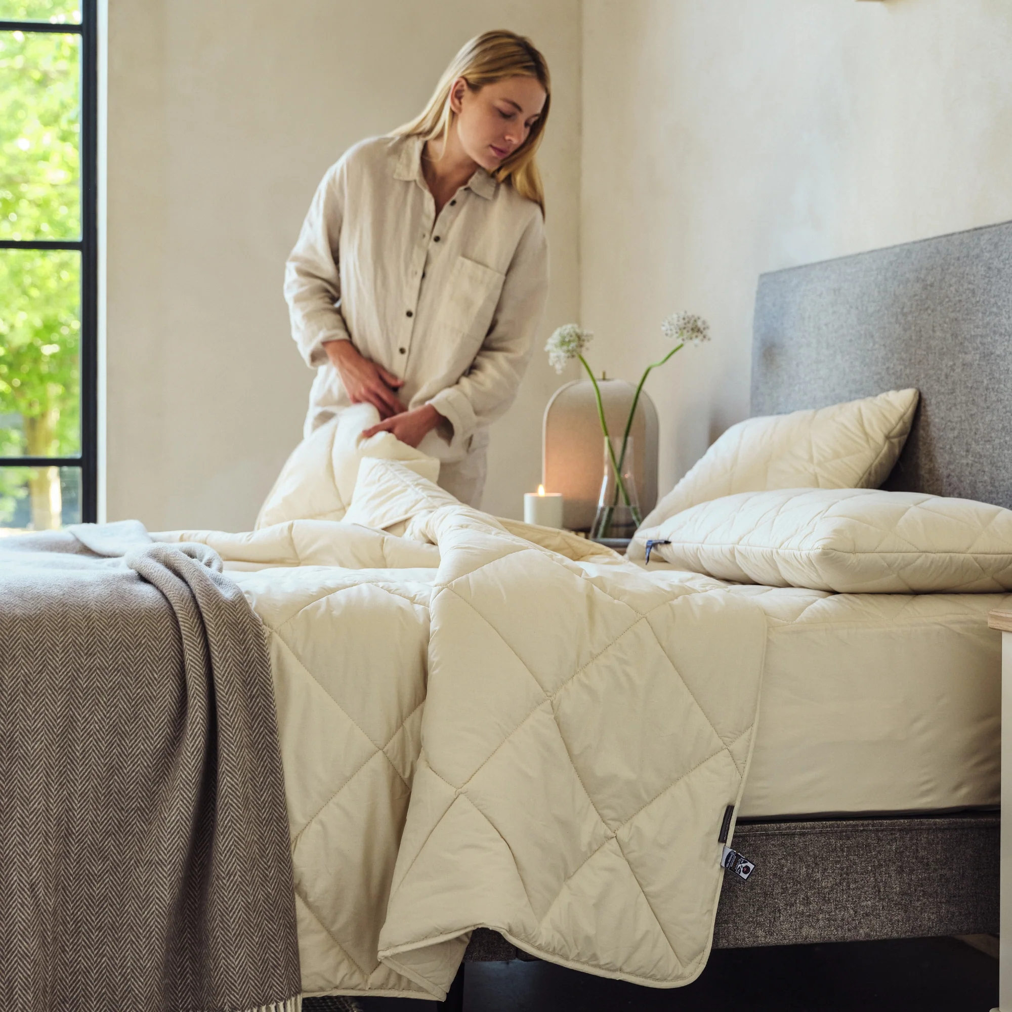 Deluxe Washable Wool Comforter - Light - Image 7