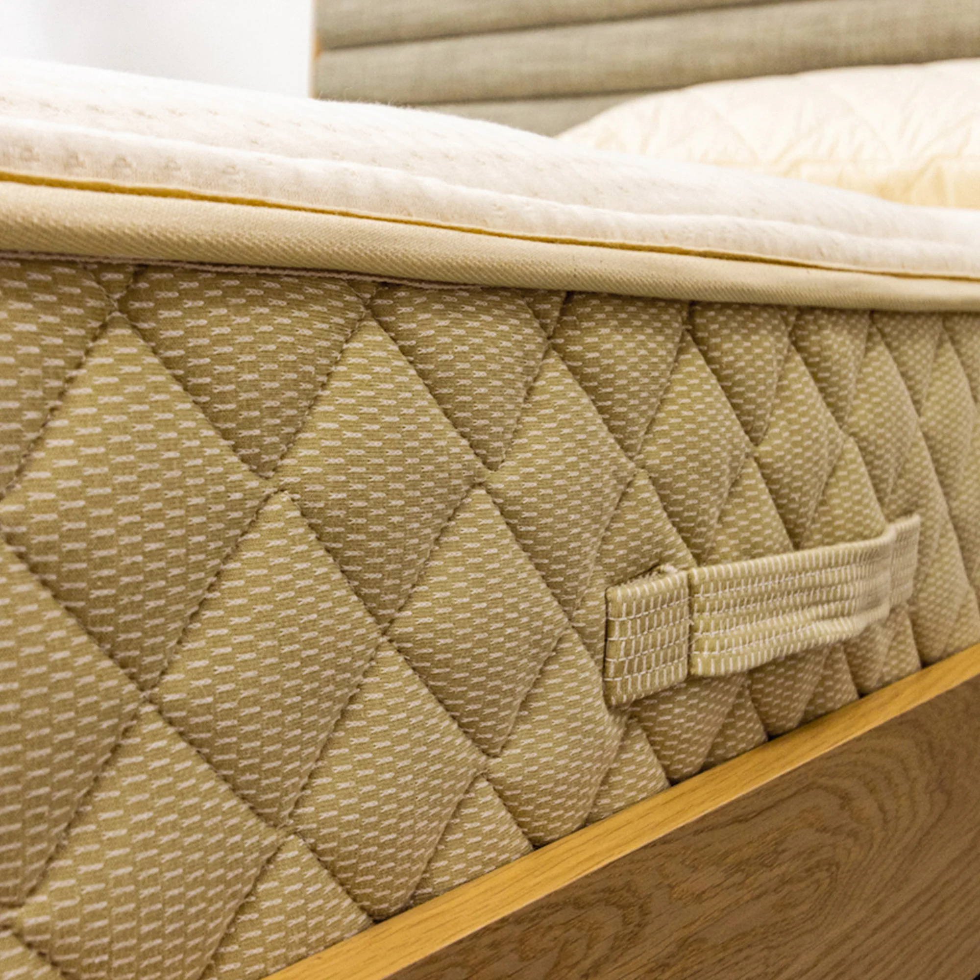 Hybrid Latex Wooly Mattress - Image 4