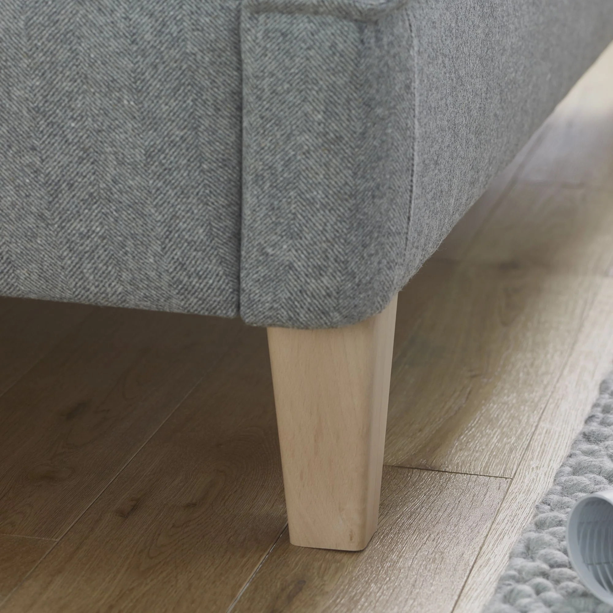 Isabella Upholstered Bedstead - Image 3