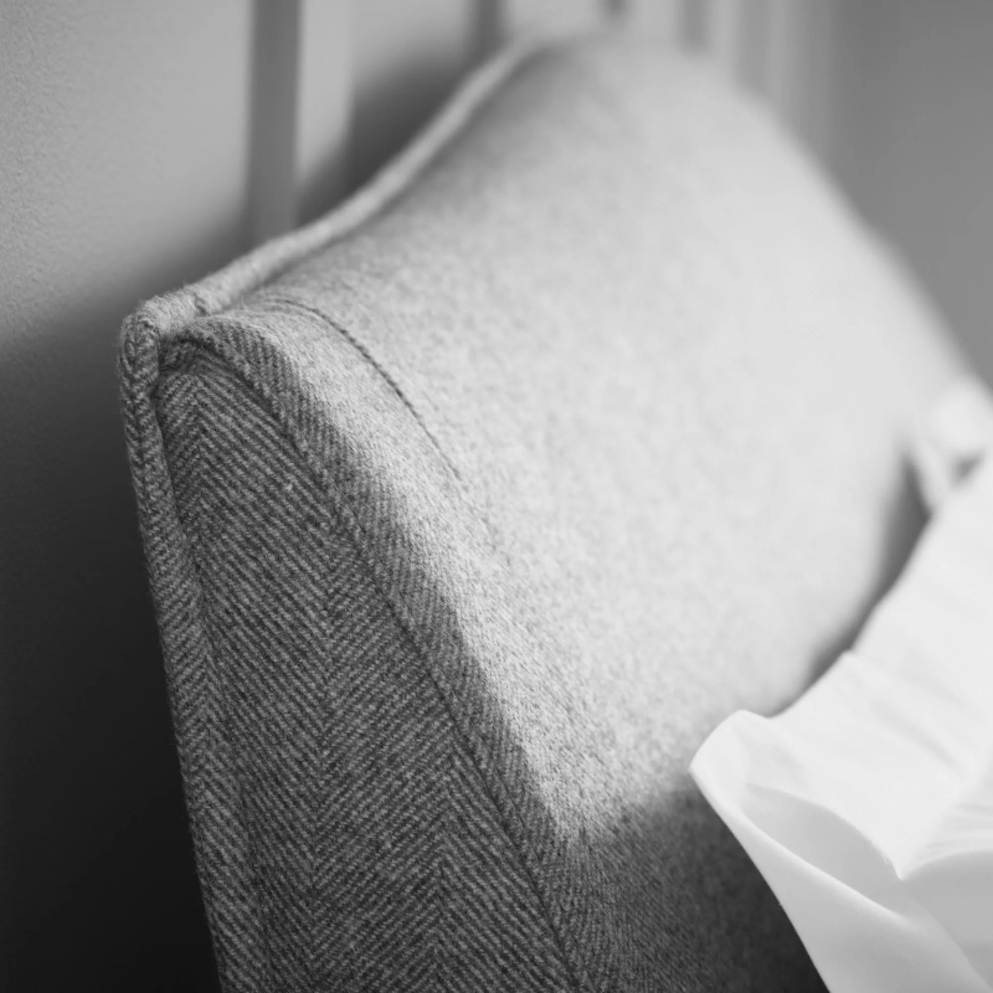 Isabella Upholstered Bedstead - Image 4