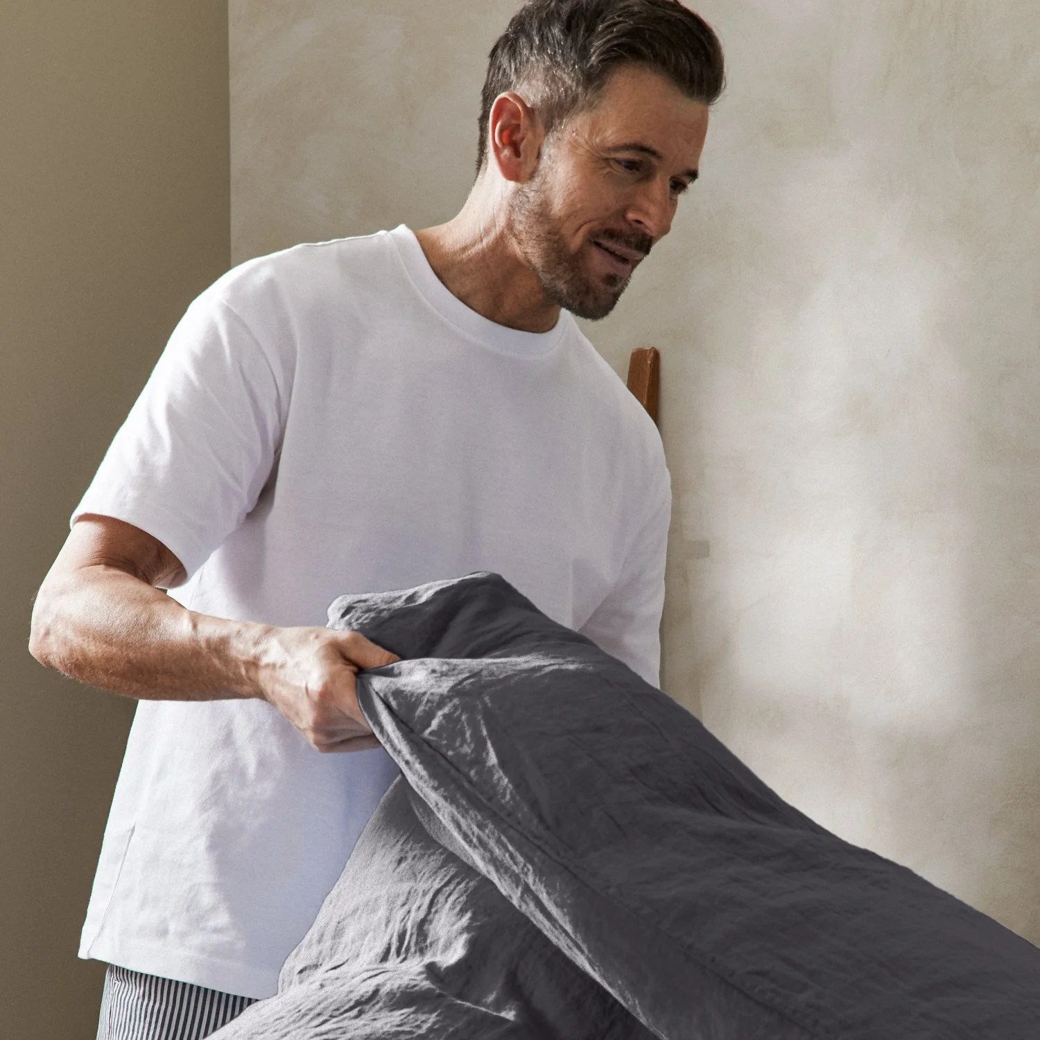 Mariana Linen Blend Comforter Cover - Charcoal - Image 3