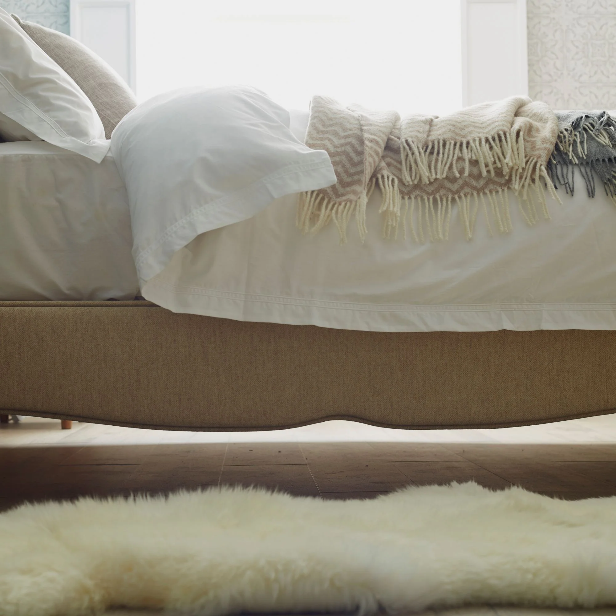 Sophia Upholstered Bedstead - Image 3
